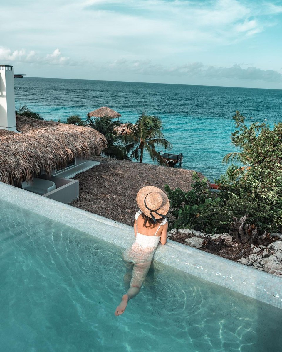 Follow thetraveleconomist for beautiful accommodations around the world for less than $150/night! ✈️🌎💰 instagram.com/p/CVnzRDlpK74/