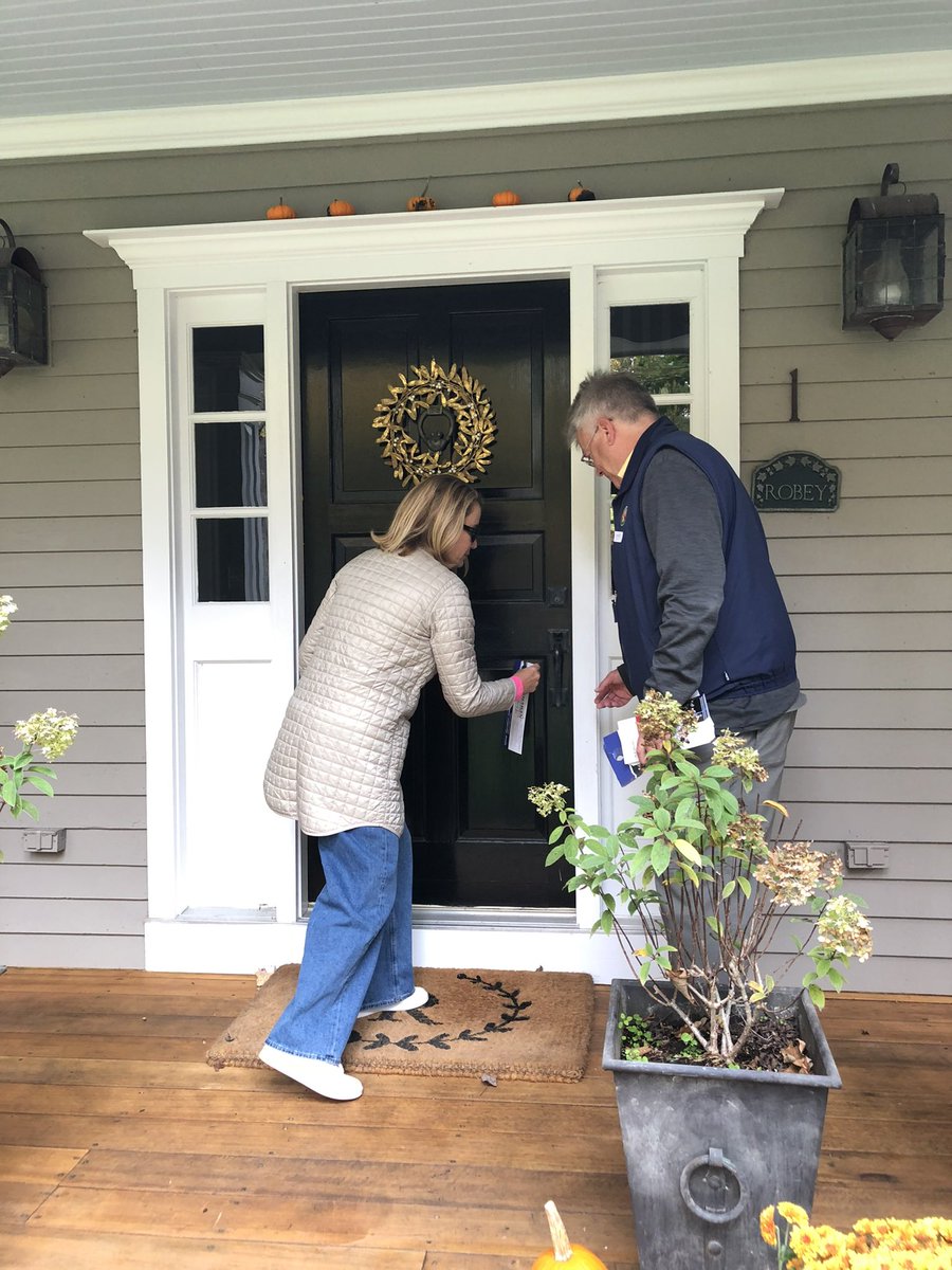 RepTKlarides's tweet image. I had a great time talking with voters in Redding this morning with @shabanforct! 

Remember to vote Republican this Tuesday across CT to keep your taxes low and communities safe!

#CTPolitics