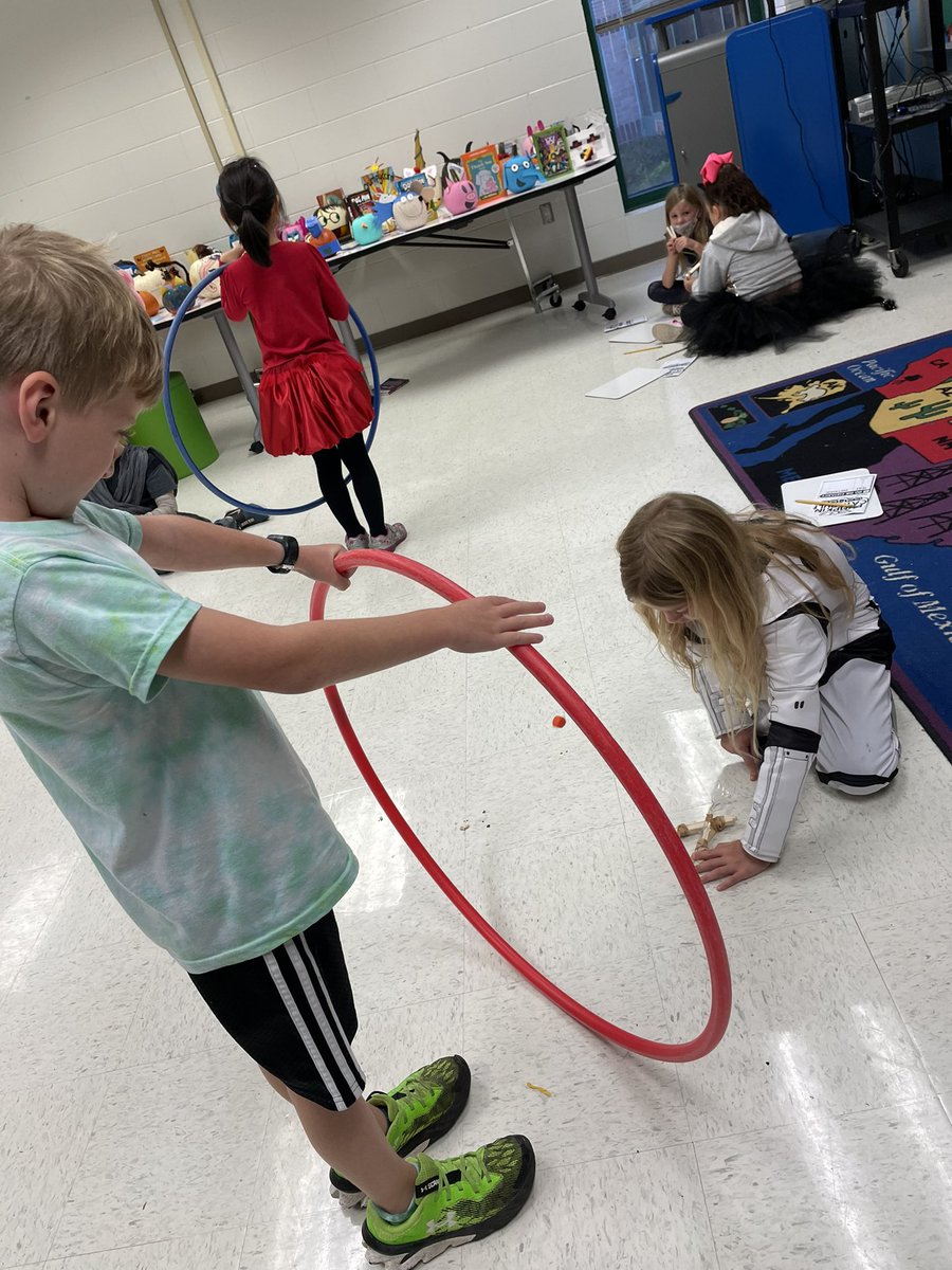 Fabin4th's tweet image. Pumpkin Catapult Olympics FUN!🎃🥇👷🏽‍♂️ #sfesharks #lovemytribe #SPOOKYstem