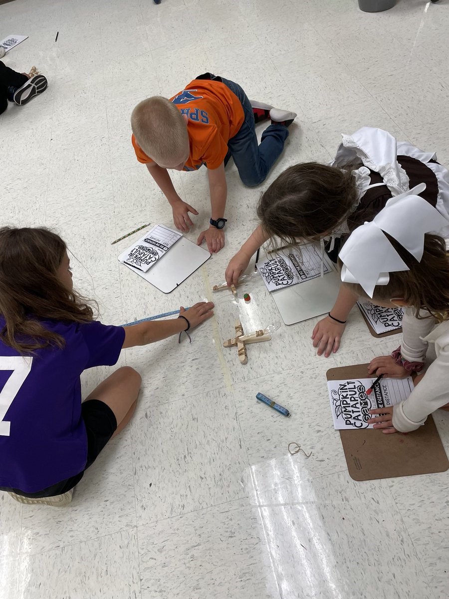 Fabin4th's tweet image. Pumpkin Catapult Olympics FUN!🎃🥇👷🏽‍♂️ #sfesharks #lovemytribe #SPOOKYstem