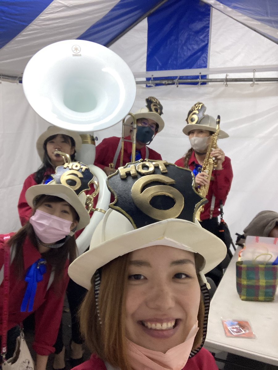 Spring6Hot's tweet photo. HotSpring6御徒町パンダ広場で演奏して来ました🐼✨
野外でお酒と食事を楽しまみながらたくさんの方に聴いていただけて嬉しかったです♪こういうイベント戻ってきて嬉しいです٩(^‿^)۶
#シタマチパンダ 
#下町パンダ祭り
#HotSpring6 https://t.co/xGfHG6tRMe