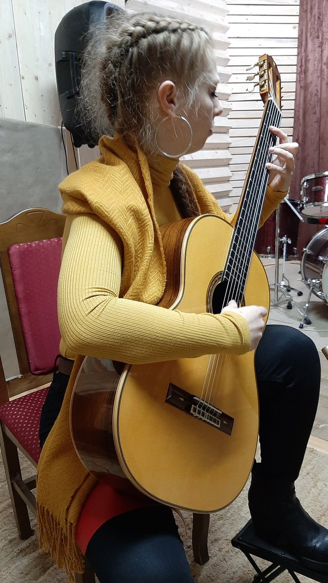 noemi_kucsera's tweet image. Studio day🎶📽