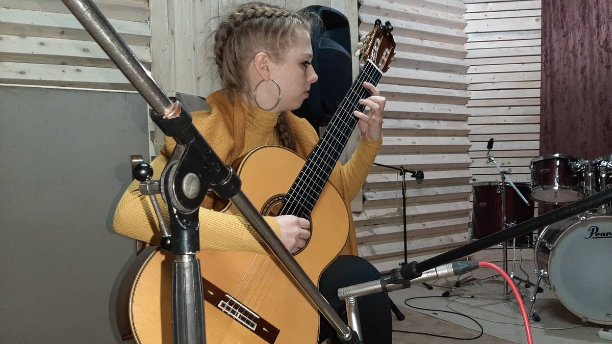 noemi_kucsera's tweet image. Studio day🎶📽