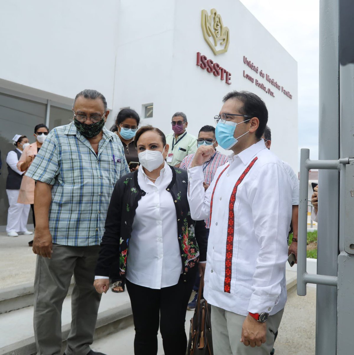LuisAntoRamirez's tweet photo. Hoy inauguramos la ampliación de la Unidad Médica del @ISSSTE_mx en #LomaBonita #Oaxaca. Con esta obra cumplimos el compromiso de modernizar y dignificar nuestra infraestructura de salud en esta parte del #Papaloapan. @lopezobrador_ @SnteNacional @sntissste https://t.co/8xr734JZd0
