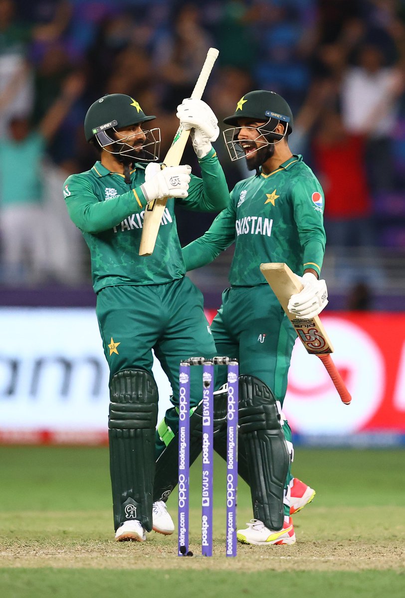 UrduSpot's tweet photo. Jeet Kay Lamhaat 

#PakvsAfg #AFGvPAK #T20WorldCup https://t.co/4hVo0YQfNo