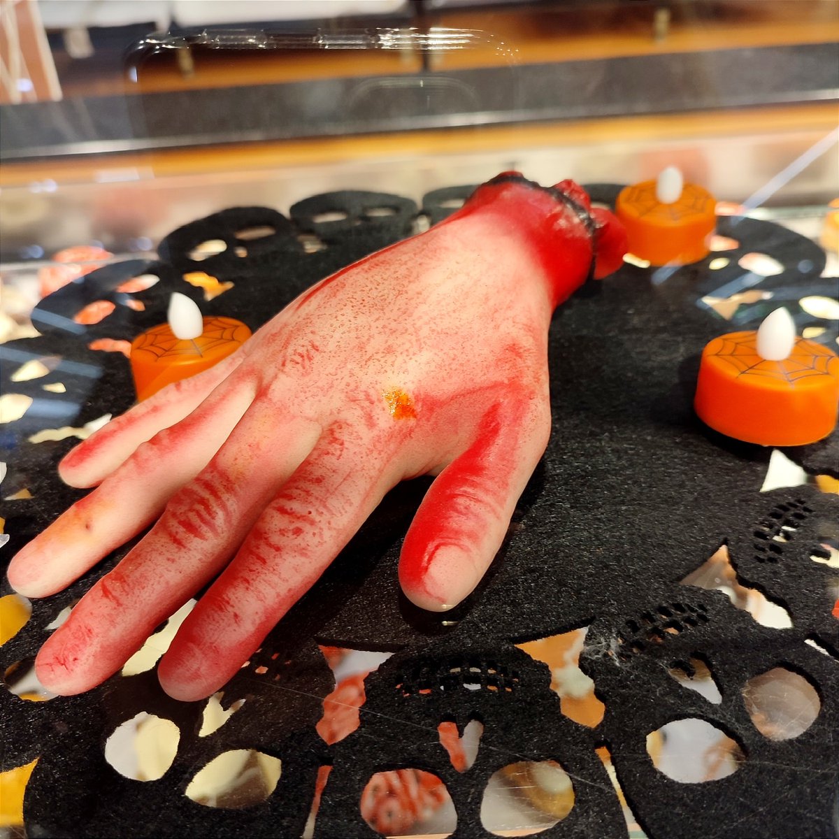 BlogGrandeDistr's tweet photo. Les pâtissiers ont du talent !

Ici au https://t.co/uhG7oHzVWu Varennes sur Seine le rayon se met aux couleurs d'Halloween 🎃 pour des gourmandises aussi effrayantes qu'appétissantes https://t.co/ebDg6QG4G0