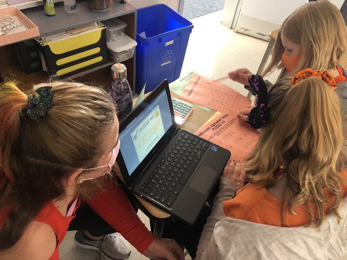 msmetzger_LDSB's tweet photo. We put our problem solving skills to the test with this Halloween escape room! #visiblyrandomgroups #teamworkmakesthedreamwork https://t.co/3x6BtgjwzY