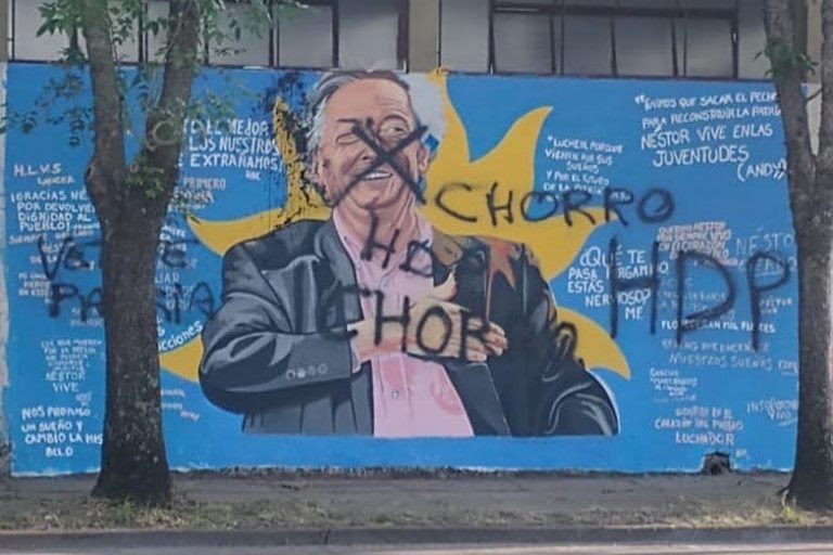 rosariob11's tweet photo. En Pergamino homenajearon a Néstor... https://t.co/vLVCpsbyRa