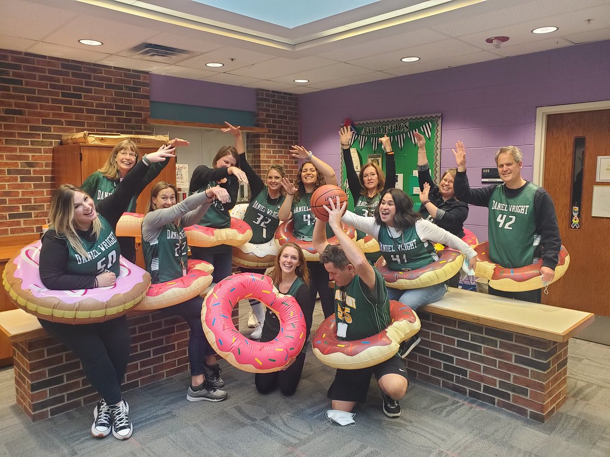 KantorMiss's tweet photo. DW 7th grade teachers cannot and do(nut) miss a shot! #dunkindonuts #DWwarriors @dunkindonuts https://t.co/6XfL5eYNQP