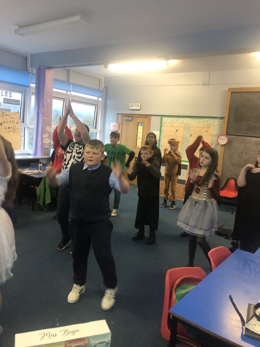 Halloween fun in P7 today! Party games, while dancing along to just dance 💃🎃👻 #halloween2021 #funtimes