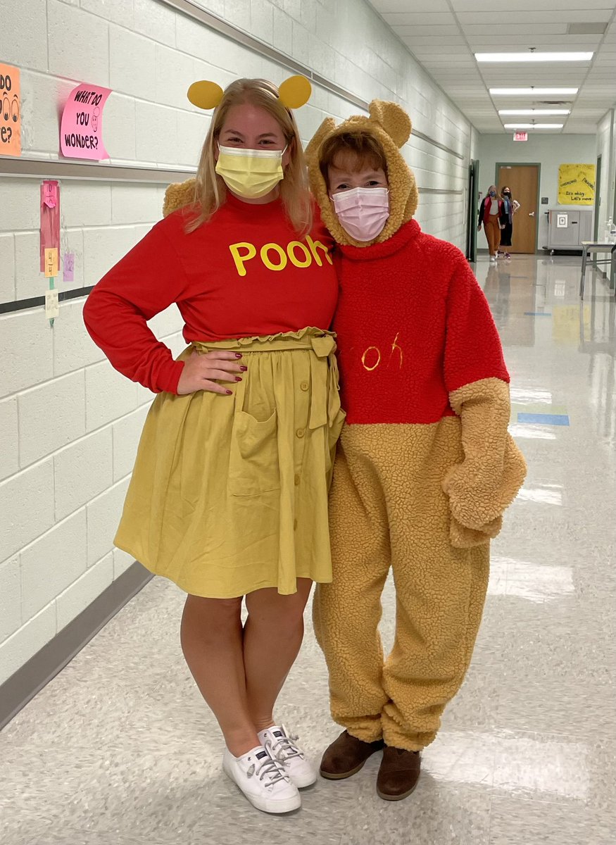 Ms_Dey2's tweet photo. Story book character day-best way to end the first quarter! @WoodburnES https://t.co/FtAaA7Ibn0