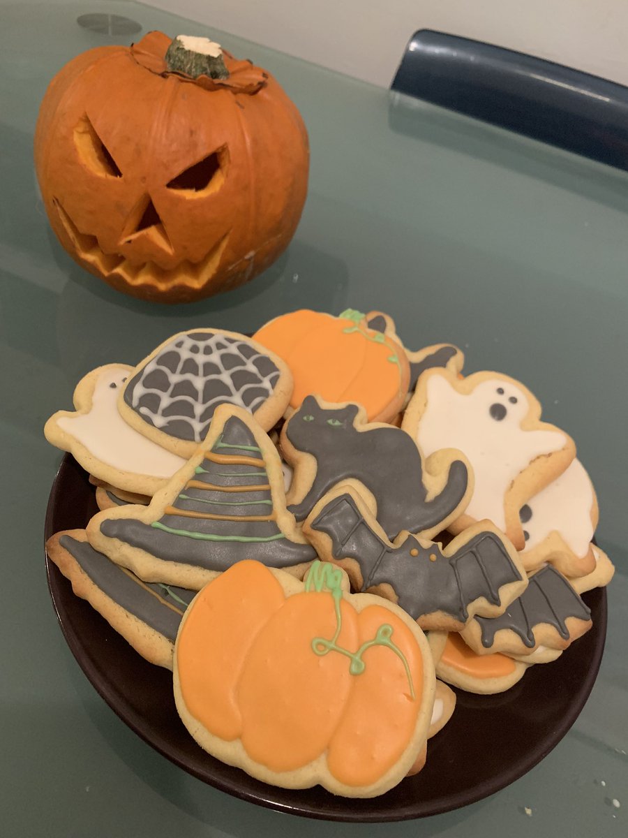 LabAbz's tweet photo. God I love Halloween 🎃 👻 https://t.co/9O2wdoKgzU
