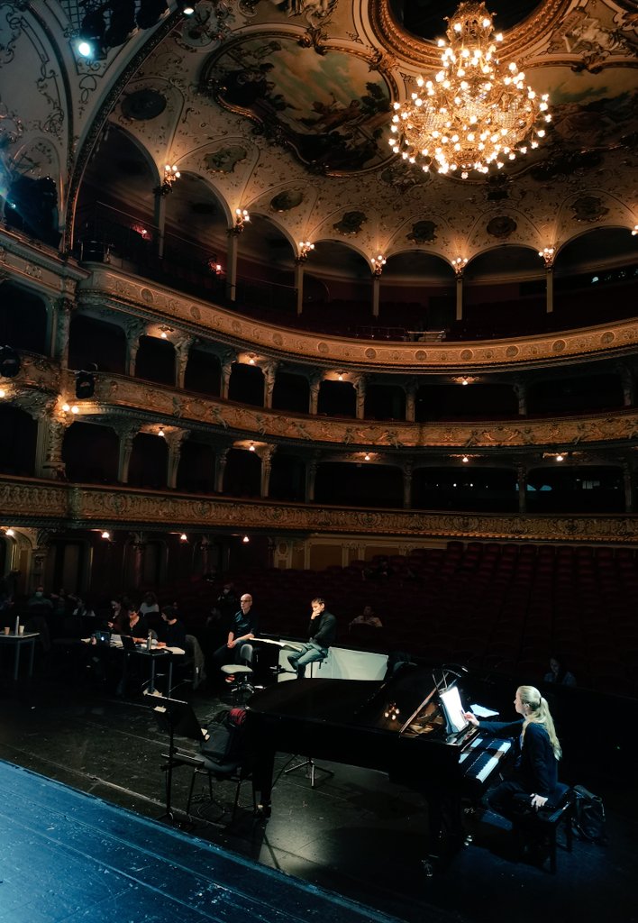 BarnabyRea's tweet photo. #OpernhausZürich is not an ugly theatre. That is all. #DieOdyssee #WorldPremiere #firstdayonstage https://t.co/gikoneL5Dx