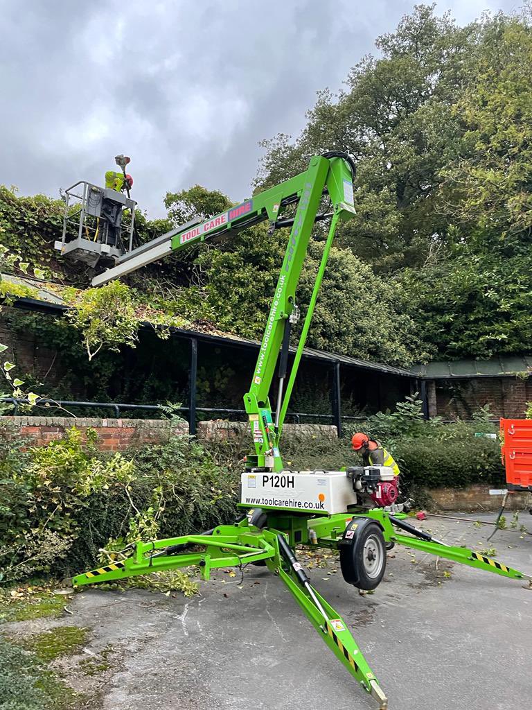 CountyGrounds's tweet image. Slowly uncovering areas of Winslade Pk hidden for a number of years …. till now ! @BurringtonEstat