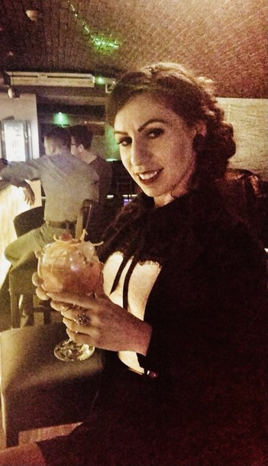 Egy kis ki kapcs &hellip;🍸🍹🍾 #bar&agrave;tok#csal&aacute;di# h&eacute;tv&eacute;ge# https://t.co/zZU3sPHaYH<a href="/tag/art"class="tags"><span>#art</span></a><a href="/tag/vintage"class="tags"><span>#vintage</span></a><a href="/tag/erotic"class="tags"><span>#erotic</span></a>