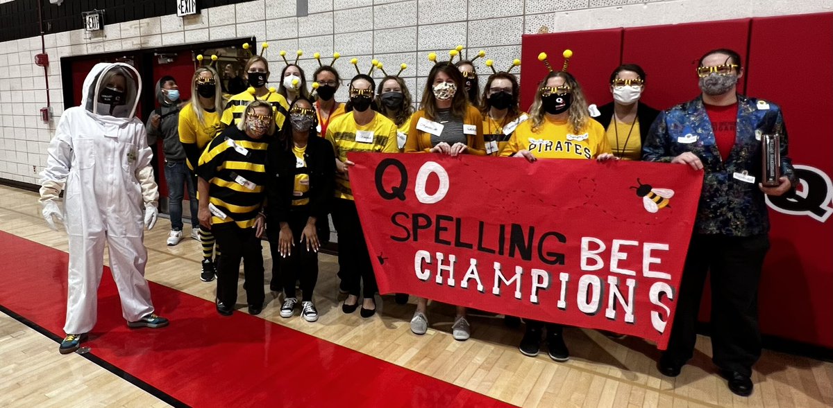 QOHSAP_EB's tweet photo. English classes are buzzing with learning today! 🐝🐝🐝 #spellingbees https://t.co/MZ2iju8F8G