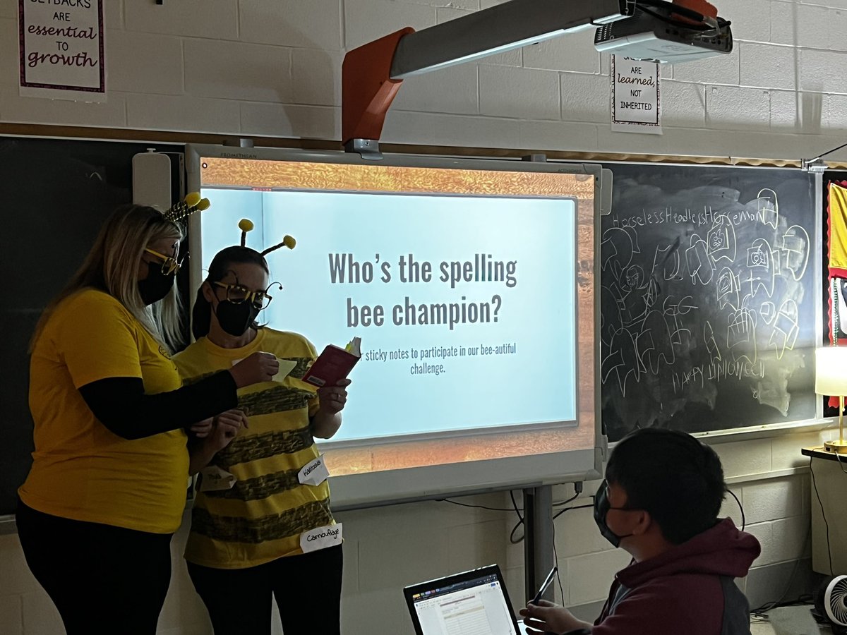 QOHSAP_EB's tweet photo. English classes are buzzing with learning today! 🐝🐝🐝 #spellingbees https://t.co/MZ2iju8F8G