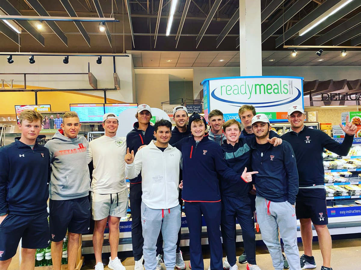 Thanks ⁦<a href="/ShopMarketSt/">Market Street</a>⁩ for the grocery store tour with ⁦<a href="/TexasTechMGolf/">Texas Tech Men’s Golf</a>⁩ #FuelingChampions