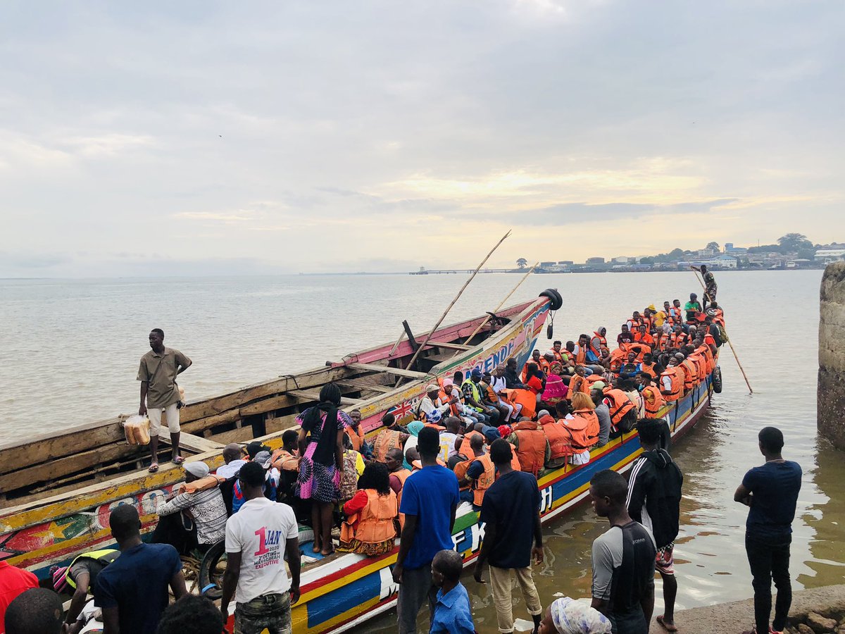 JKaifala's tweet photo. Life on the Sierra Leone River. #notobridge https://t.co/aO0kkwf6e2
