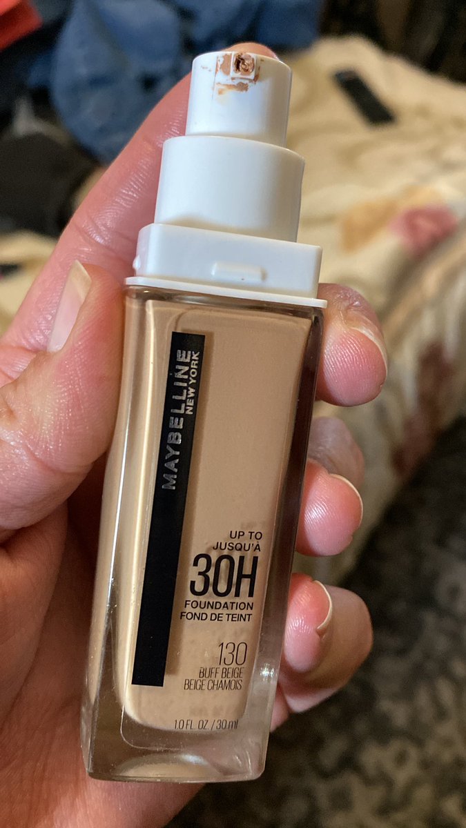 Vmurillo915's tweet photo. Worse PUMP EVER!!!@Maybelline  this formula gets dry and clogs the pump! https://t.co/0vGhP4cLlI