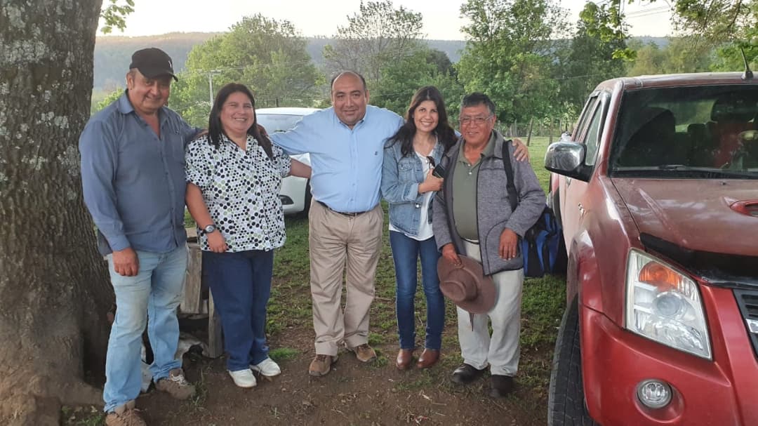 QuinelemRoberto's tweet photo. En Terreno: 
En Santa Barbara.
Conociendo los problemas de la comunidad . Quedamos con tareas pendientes , prontos a volver. 
@makaweber
@arredondo_dorys
@DipCristobal
#AtreveteconKast
#atrevetechile
#AtreveteconRobertoQuiñelem
Distrito 21
Vota BD 210 https://t.co/1Z9nSCMXVe