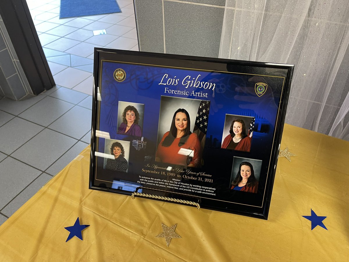 RickySalas_'s tweet image. Today was a bittersweet moment, after 39+ years Lois Gibson is Officially retired from the Houston Police Department. The gift and talent she holds is truly irreplaceable. The @houstonpolice department will not be the same without her. #Houston #ForensicArt #Artist #Police #HPD