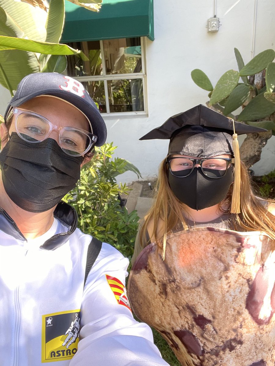 MsEnglishTweets's tweet photo. One smart cookie! Happy Halloweekend!!! 🦇🎃🧙‍♀️ https://t.co/d90dLAr4Jb