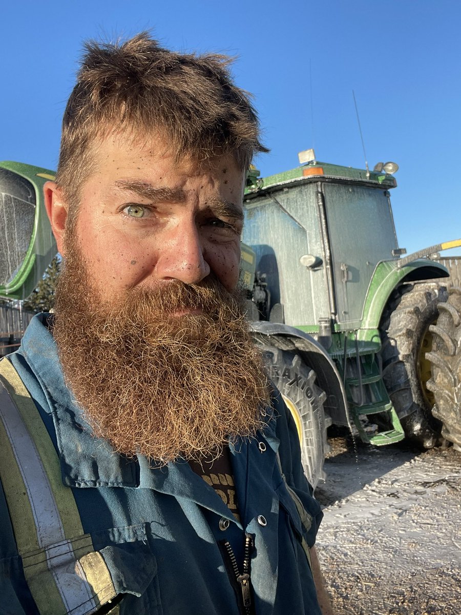 Letting <a href="/AgCleen/">AgCleen Pro - Flochem Ltd. 🍁</a> do some #WhiteFoamyStuff before the #WhiteFluffyStuff shows up

All you #richbastards out there washing on cement….