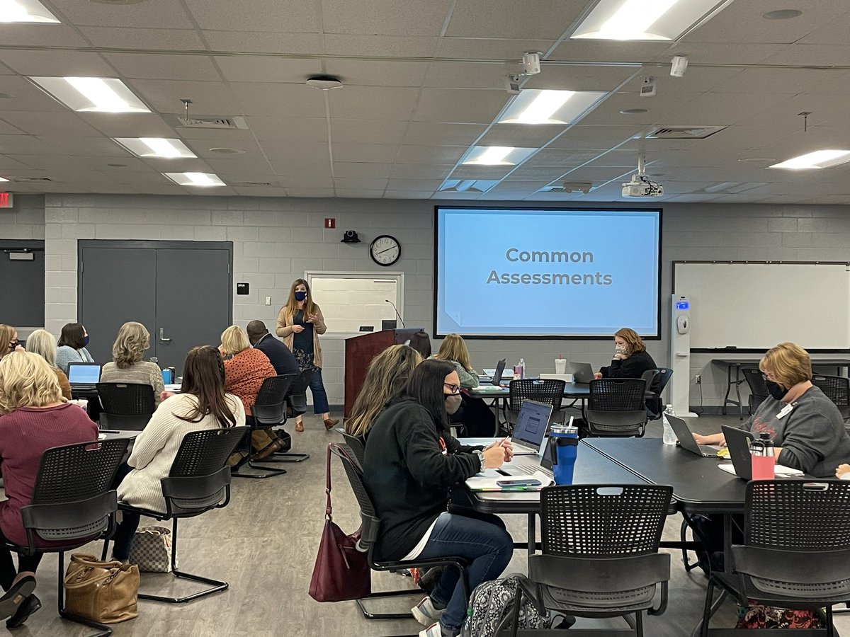 RachelEvans05's tweet image. What a wonderful 🤩 day of learning with our math coaches and reading specialists as we dug deep into the what, how, and why of a CFA/CSA. We looked at actual student work, sorted CFA data, and engaged in item analysis🤓. #atplc #standardsbasedgrading #readysetforwardmcss