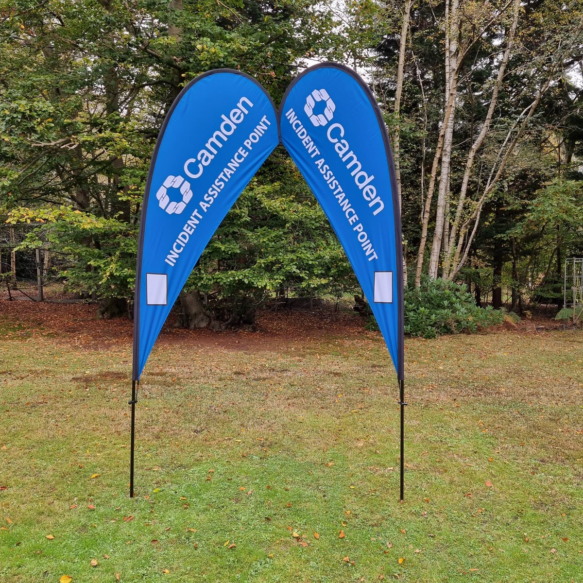 BannersForAll's tweet image. Fantastic 2.5m double sided teardrop banners on our 4.2m teardrop pole. 3.25m overall height. #teardropflags #teardropbanners #flyingbanners