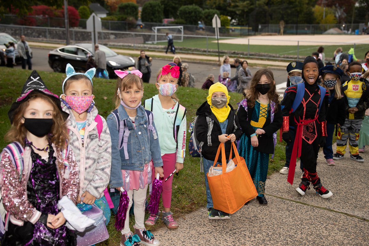 mps_nj's tweet photo. Godwin students are the cutest! Happy Halloween from the happiest school on earth! (2/2) https://t.co/fjiHVvphz8