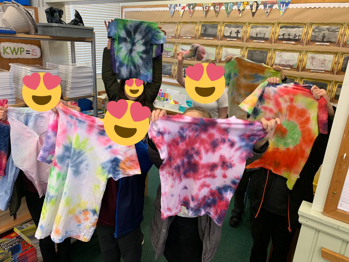 💖🌈 What a result! 😍 Look at our stunning tie-dye designs. Each one is so unique and a lovely keepsake of our fun week together! 🌈💖