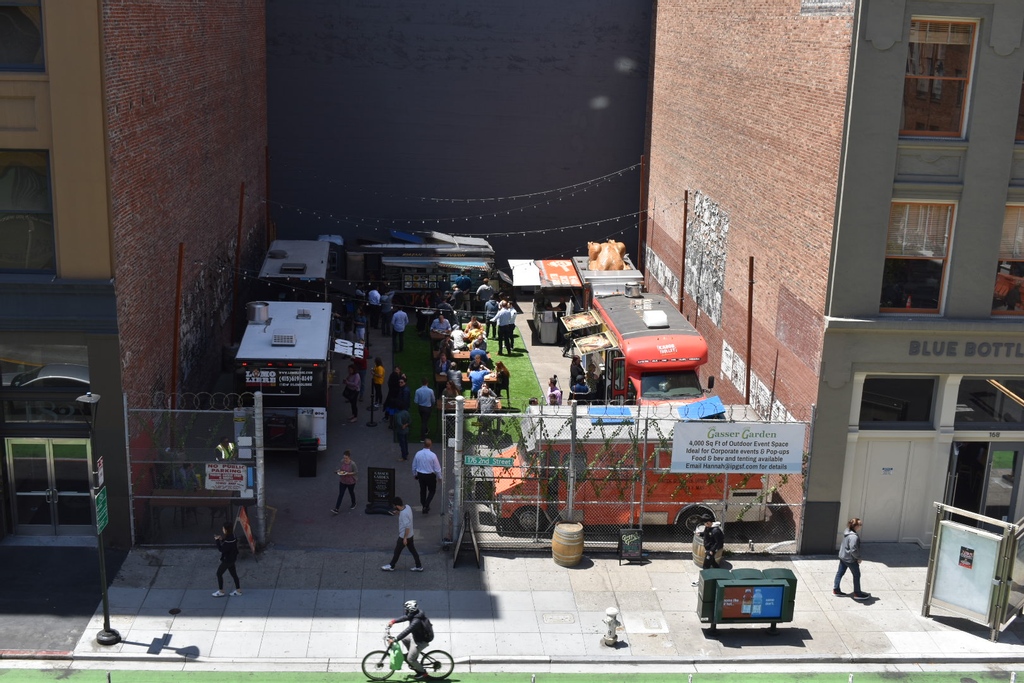 gassergarden (@gassergardensf) on Twitter photo 🤩WE’RE BRINGING FOOD TRUCKS BACK!🤩
Starting this Monday, November 1st, Gasser Garden will be open for lunch! Expect nosh from <a href="/senorsisig/">Señor Sisig</a> <a href="/rockclubburgers/">Rock Club Burgers</a> and more! 🌯🍔
Follow us for soft reopening truck schedules! 🚚
#gassergarden #wereopen #theeastcut #foodtrucksbayarea 🤩WE’RE BRINGING FOOD TRUCKS BACK!🤩
Starting this Monday, November 1st, Gasser Garden will be open for lunch! Expect nosh from <a href="/senorsisig/">Señor Sisig</a> <a href="/rockclubburgers/">Rock Club Burgers</a> and more! 🌯🍔
Follow us for soft reopening truck schedules! 🚚
#gassergarden #wereopen #theeastcut #foodtrucksbayarea