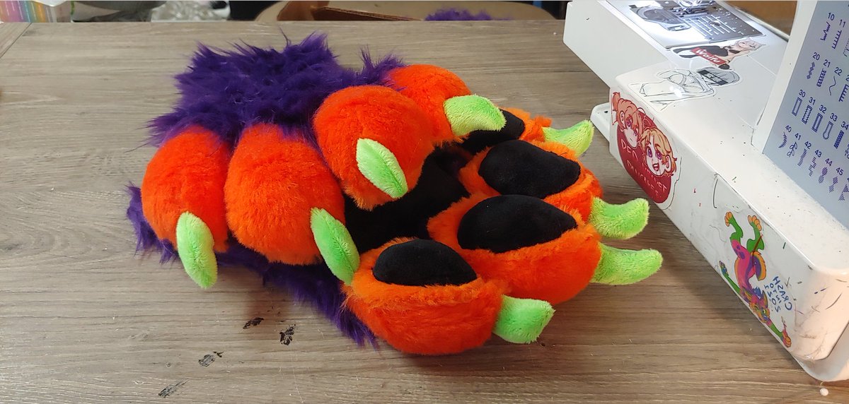 PodTiddy's tweet photo. Happy #FursuitFriday ! This adorable Halloween Premade is looking for a home! For $1500 it comes with a head, paws, tail and dorsal fin!

Can be upgraded to a full suit for $3200! 

#furry #fursuit #fursuitforsale #furryfandom #furries https://t.co/vlPFQcPsUi