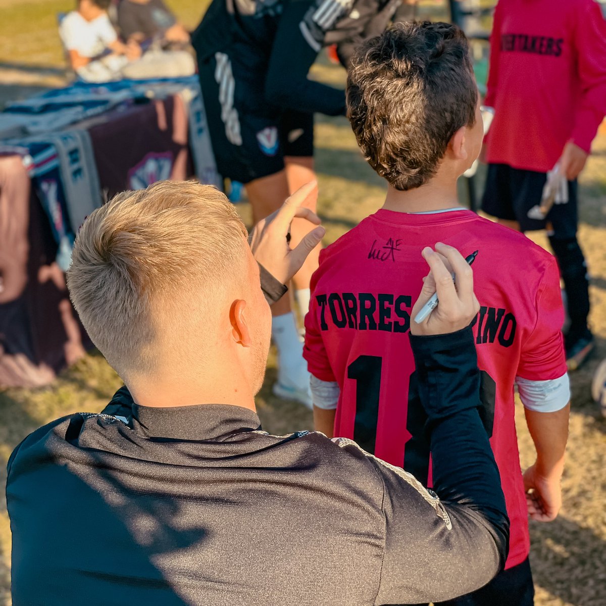 Thank you to our <a href="/Tormenta_FC/">South Georgia Tormenta FC</a> pros for hanging out and signing autographs! ✍️👏 #VamosTormenta