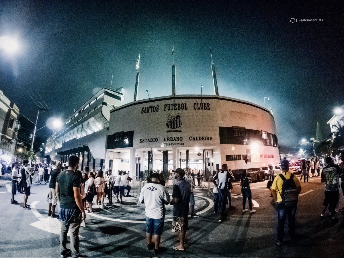 JantadasSfc's tweet photo. Santos na Vila Belmiro:

⚔️ 2.306 jogos
✅ 1.473 vitórias
❌ 378 derrotas
📊 70.45% aproveitamento
⚽ 5.769 gols pró
🚫 2.699 gols contra
📈 Saldo de Gols: +3.070
🏆 19 títulos

🗞️ @Wikipedia 📸 @GaleriaSantista https://t.co/V5v2IUwDEV