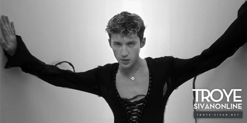 TroyeSivanNET's tweet photo. 📰 𝗡𝗲𝘄 𝗣𝗼𝘀𝘁: @troyesivan Angel Baby Music Video - https://t.co/MGYjMWKIbr

📸 𝗣𝗵𝗼𝘁𝗼𝘀: https://t.co/PoQE3Ql95j https://t.co/qpXAwkII7x