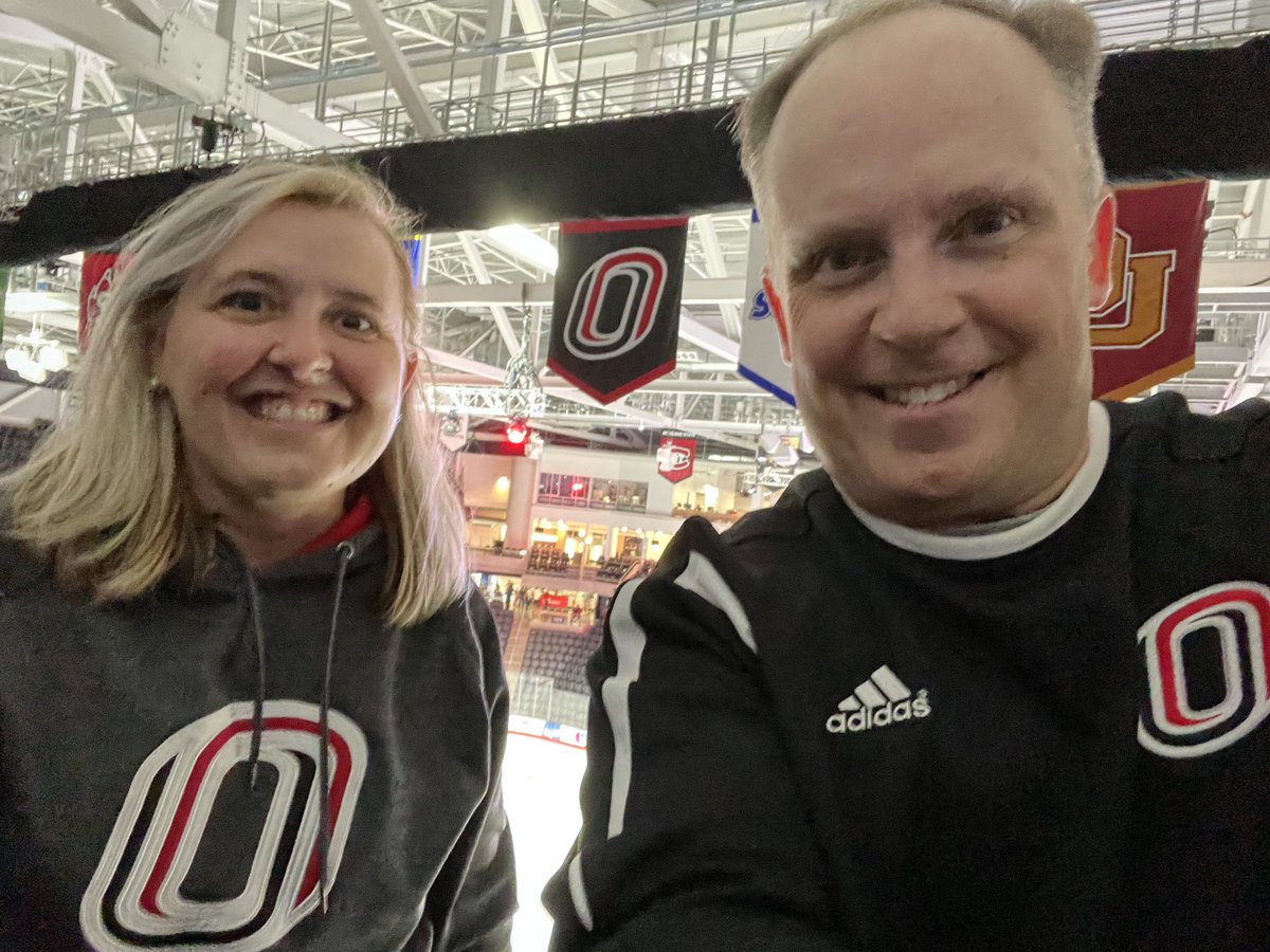 Mavpuck's tweet photo. Halloween costume: Super @OmahaHKY fans! 🏒🎃💪🏻
#Countdownto500
#Game497
#SinceDay1
#EveryoneForOmaha
#OmahaHKY25
#NCHCFan
(* took our 😷 off for the pic) https://t.co/9fIYc9nhMv