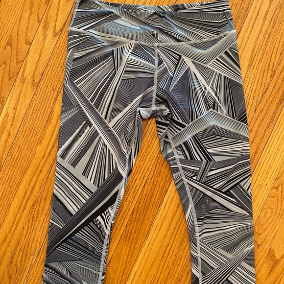 RegerPier's tweet photo. So good I had to share! Check out all the items I'm loving on @Poshmarkapp #poshmark #fashion #style #shopmycloset #meettheposher #colehaan #zumbafitness: https://t.co/EcLinim8te https://t.co/ny6jN3Lf3Q