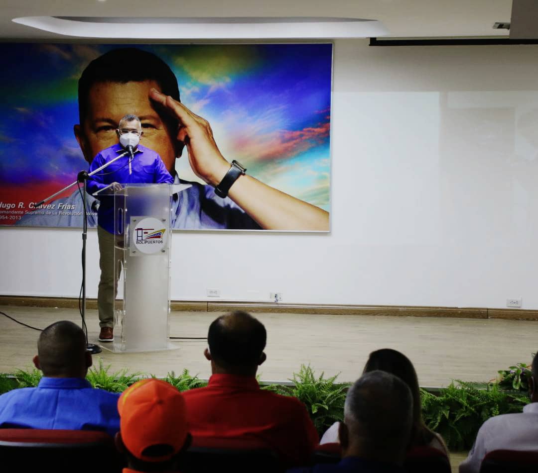 mintransporteve's tweet photo. #VenezuelaAzul ⚓ El Vicepdte. Sectorial de Obras Públicas y Servicios #VPSOPS @NestorLReverol pronuncia especial discurso durante la Plenaria del 2do. Encuentro del Sector Acuático Nacional como antesala a la #EXPOACUÁTICA2021.
@NicolasMaduro @HAbreuMRT @DiancaAstillero https://t.co/CtDZnv73GY