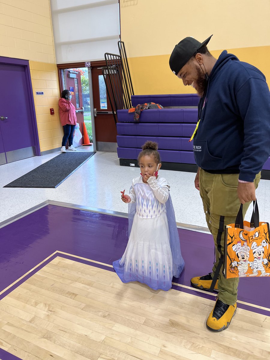 DRCLEVYC's tweet photo. ⁦@crest_5⁩ ⁦@DrKSpells⁩ Trick or Treat! https://t.co/RZCQh2Id71