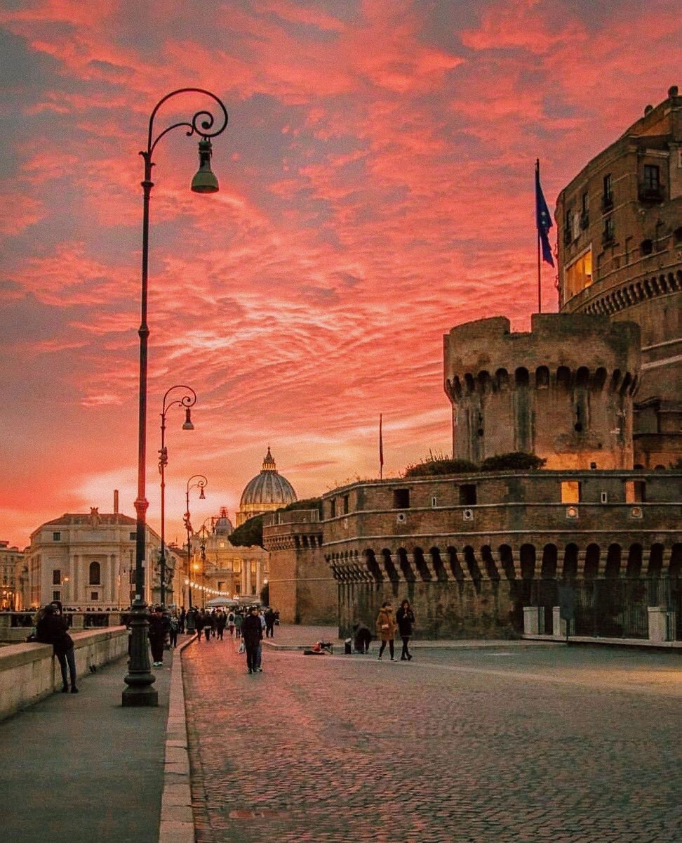 precioso atardecer en Roma