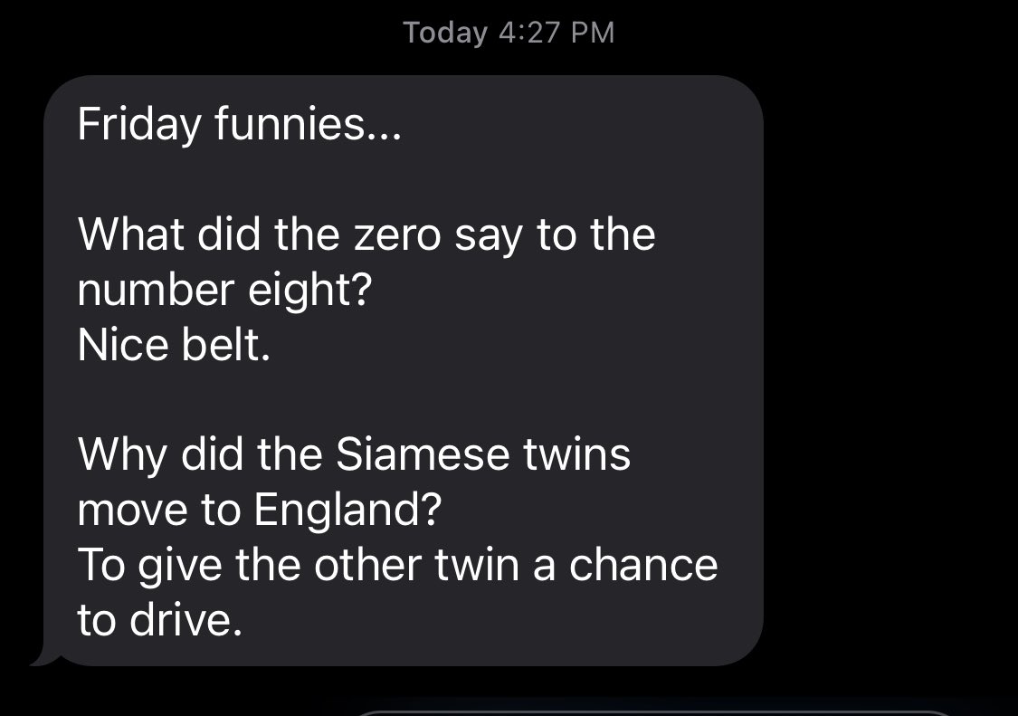 SmithCharlotteB's tweet photo. My mom text me these jokes tonight. 😂 #funny #HappyHalloween https://t.co/fO7Yierh5i