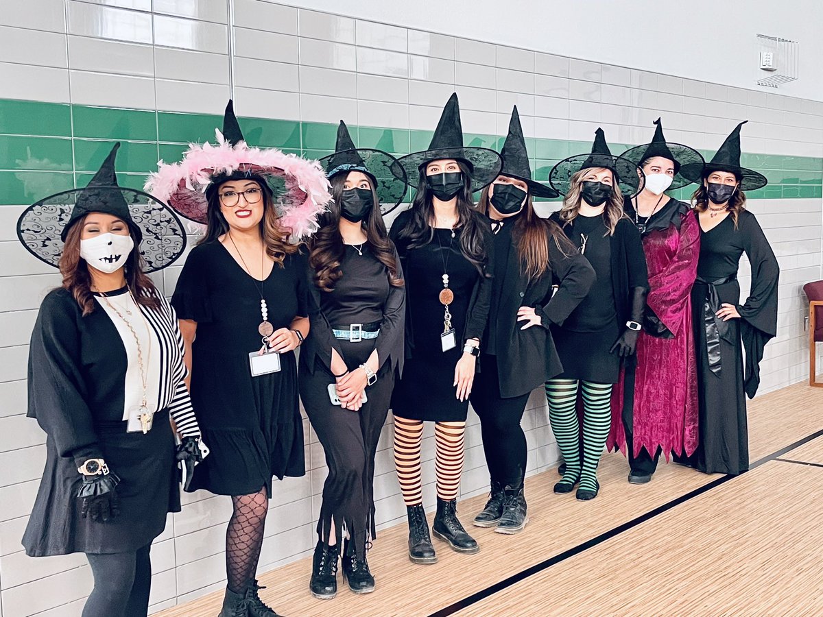 AGuerrero_HHES's tweet photo. Our 4th Grade Teachers will cast a spell on you pretties! ✨🧹 #OnlyAtTheHive 🐝 @HHeights_ES @edithc_HHES @Egamez_HHES https://t.co/OxvZRxg40x