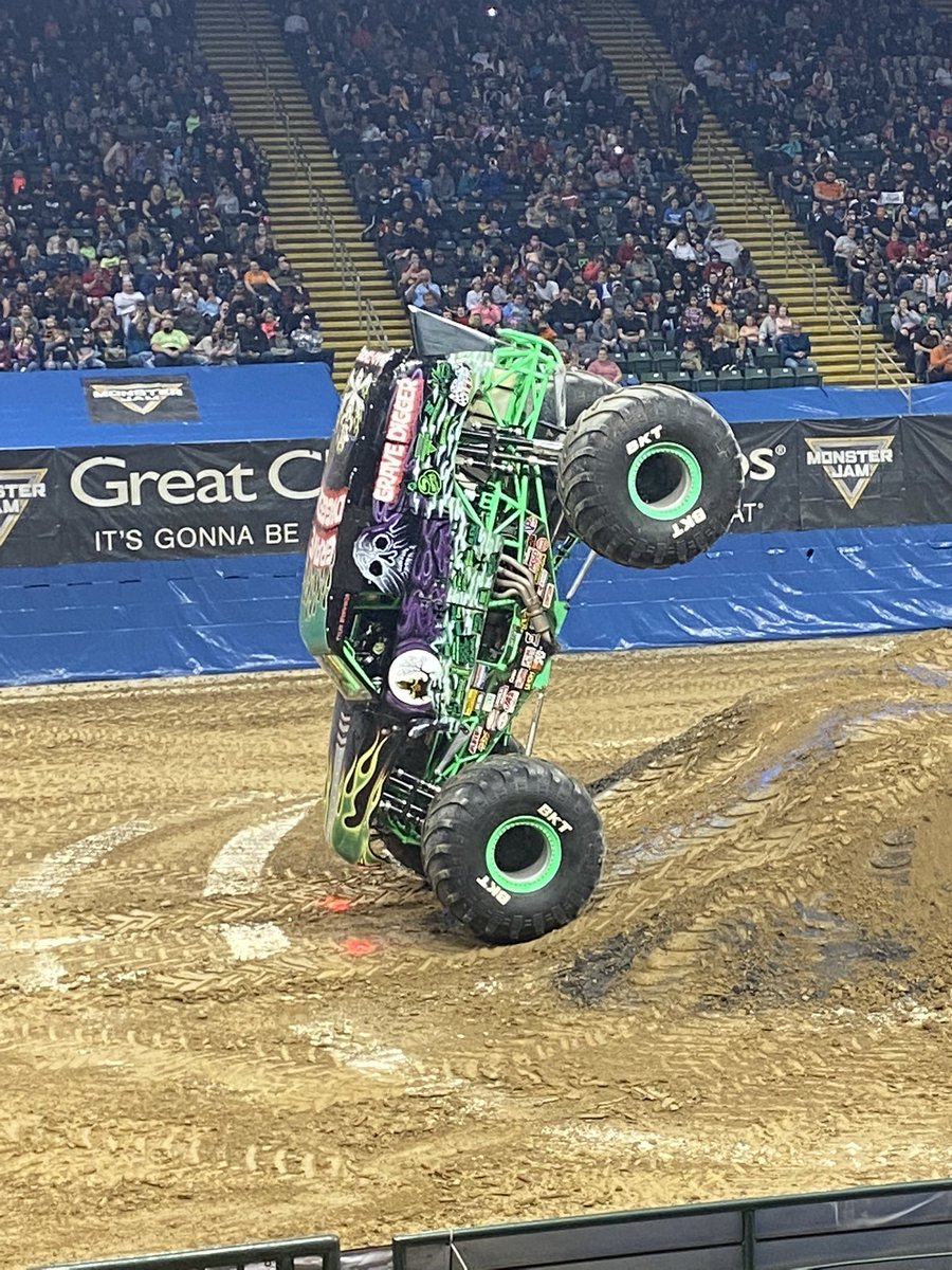 BrentCenters's tweet photo. Such a fun night at Monster Jam - The girl’s eyes are wide open 😳 SO FUN!! https://t.co/bfzRLPEPRE