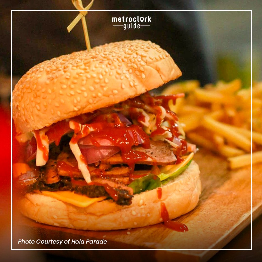 metroclarkguide's tweet photo. Are you in for a rooftop dining experience? Well, Hola Parade is waving at you! 

Who knows? It might turn out your newest #hangout place! Visit #HolaParade now!

#MetroClarkGuide #MetroClark https://t.co/Ek7Ex5gynM