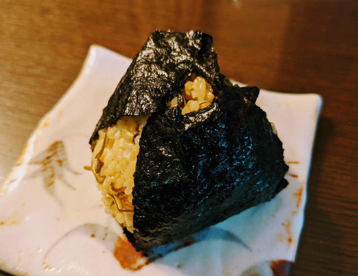 dt_komeshin's tweet photo. ダイエット中に食べた玄米おむすび紹介

[いくら]
釧之助さん(@FnM4vpVrPUX0YbH)のを贅沢に使っています✨
今後値上がりするかもなので今のうちに是非!!🤣

[こんぶ]
釧路産昆布を細切りにして混ぜています(珍しい👀)昆布の味が足りない気がして専務に検討依頼しましたw

いくら 200円
こんぶ 130円 https://t.co/g16mGpbMeg