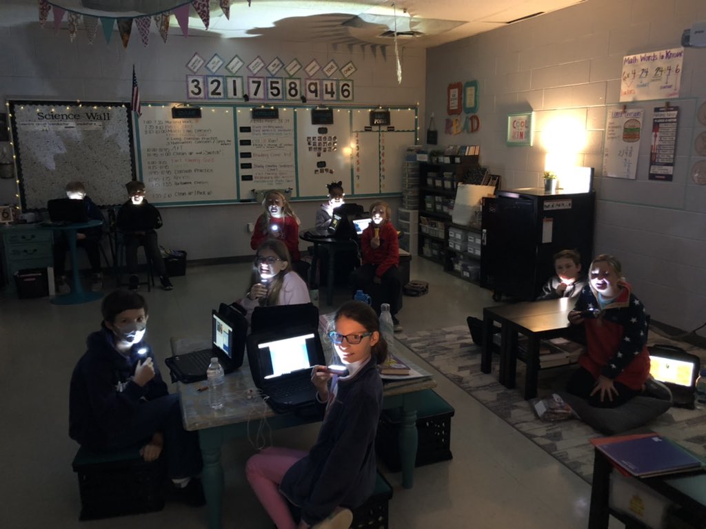 MrsPinckley's tweet photo. Flashlight Friday🔦 @LewisburgSchool  #TeamDCS #LISPatriots https://t.co/TPh8RSfQff