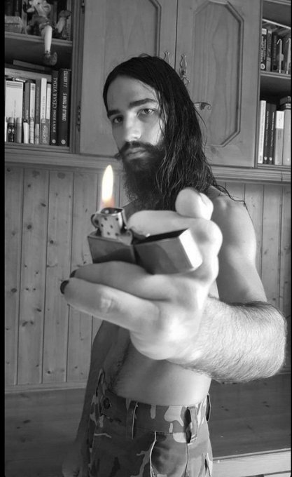 Do You want Smoke?   Me siento identificado con esa inofensiva llama. No parece gran cosa pero es capaz<a href="/tag/juevesdeseduxxxi%C3%B3n"class="tags"><span>#juevesdeseduxxxi&oacute;n</span></a>