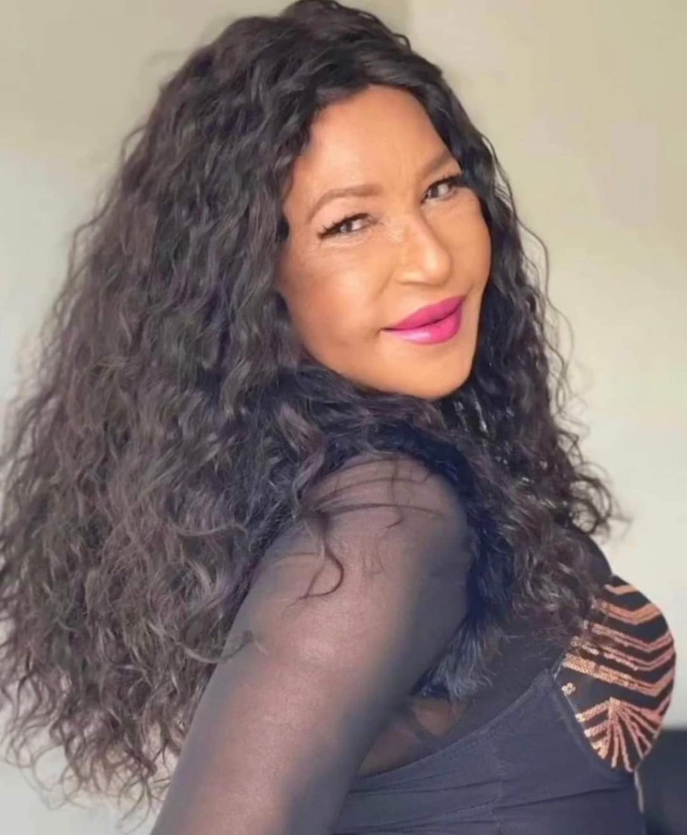 viejafefard's tweet photo. La belleza de una mujer está en su interior 🥰😍😘 yo me considero hermosa siempre ♥️ https://t.co/3SLXNG402y
